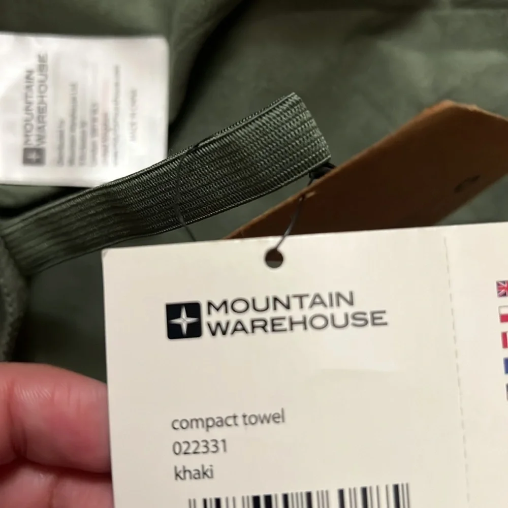 NWT mountain warehouse green khaki compact towel - Picture 2 of 4